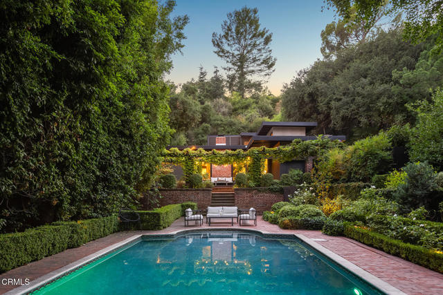 Property photo of 595 Linda Vista AV