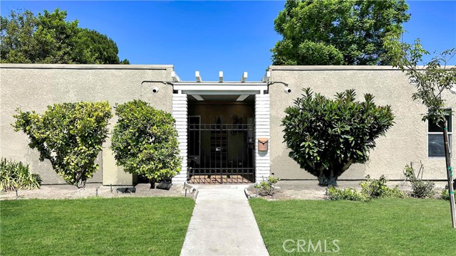 Property photo of 2044 Via Mariposa East