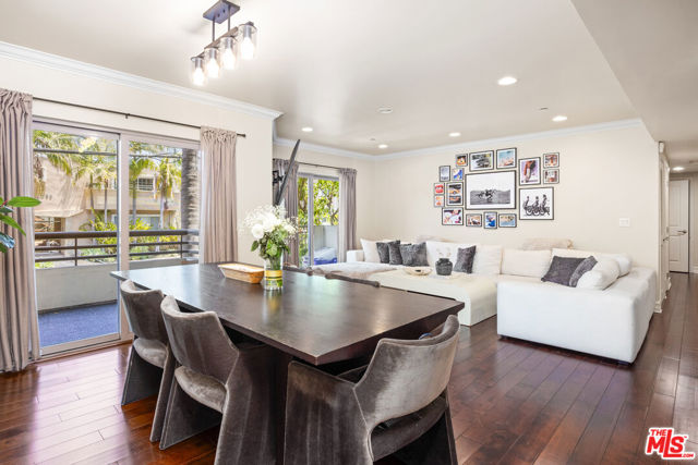 Property photo of 951 Granville AV