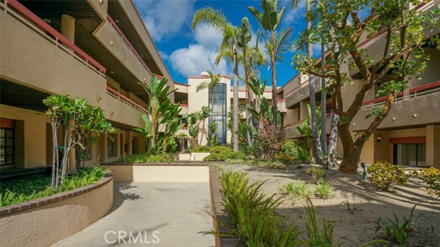 Property photo of 941 W Carson ST