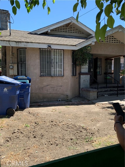 Property photo of 636 W 52nd