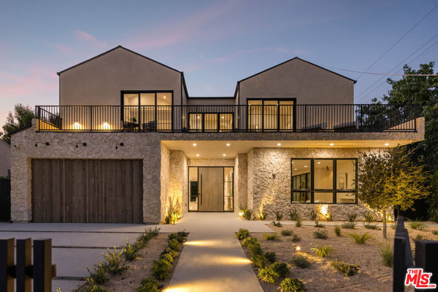 Photo of 16643 Addison St