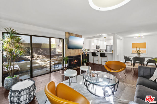 Photo of 950 N Kings Rd