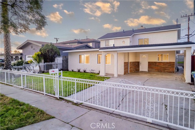 Photo of 143 W 234th Pl