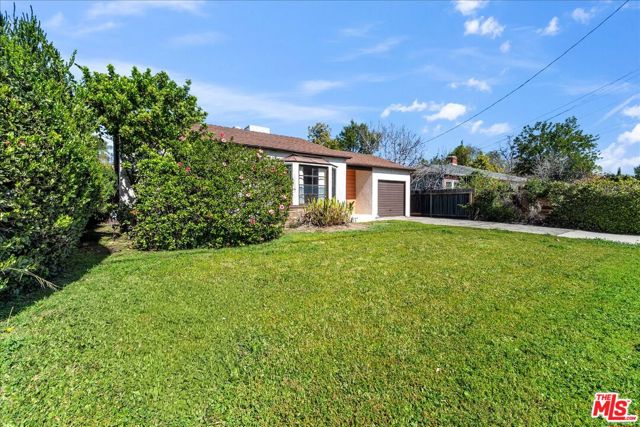 Photo of 13621 Addison St