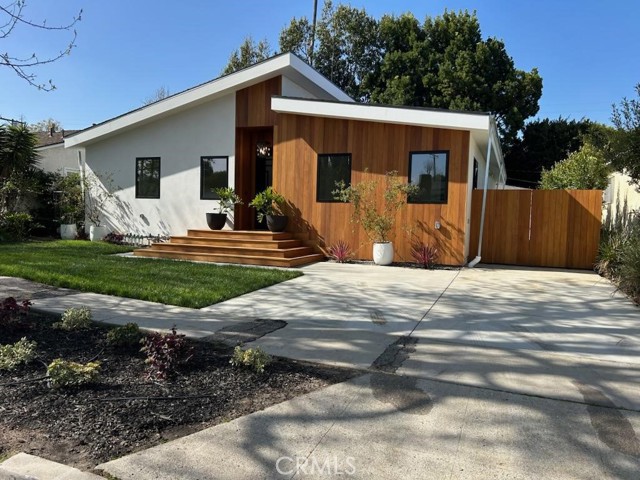 Property photo of 3189 S Bentley AV