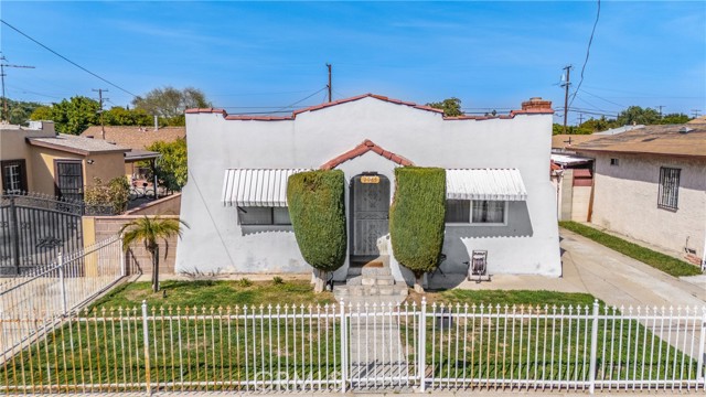 Photo of 2965 Poplar Dr