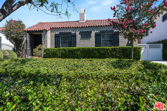Property photo of 516 N Bronson AV