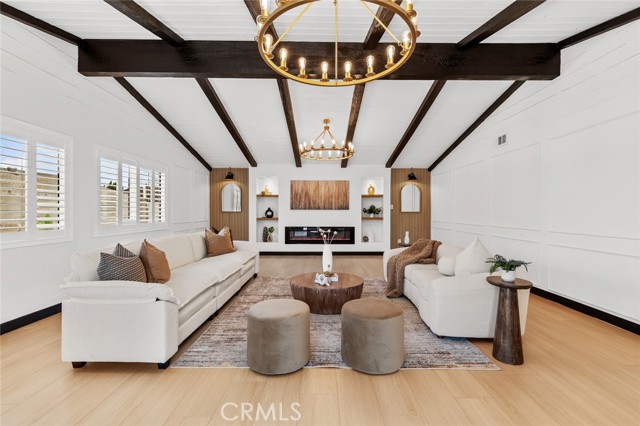 Property photo of 14621 Chalet LN