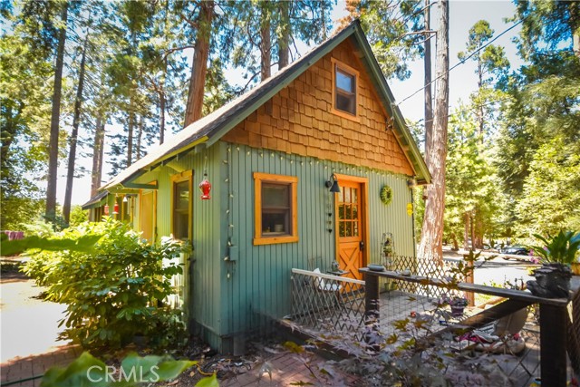 Property photo of 27877 Holly LN