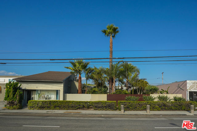 Property photo of 4546 S Centinela AV