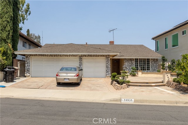 Property photo of 19931 Crestknoll DR