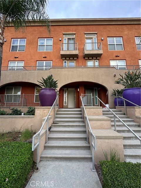 Property photo of 89 E Commonwealth AV