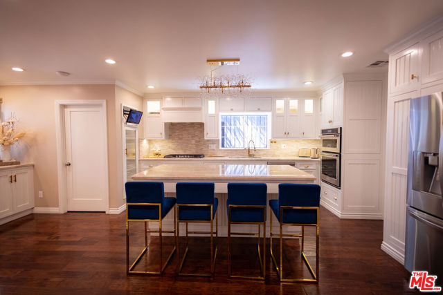 Property photo of 6449 Radford AV