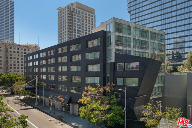 Property photo of 901 S Flower ST