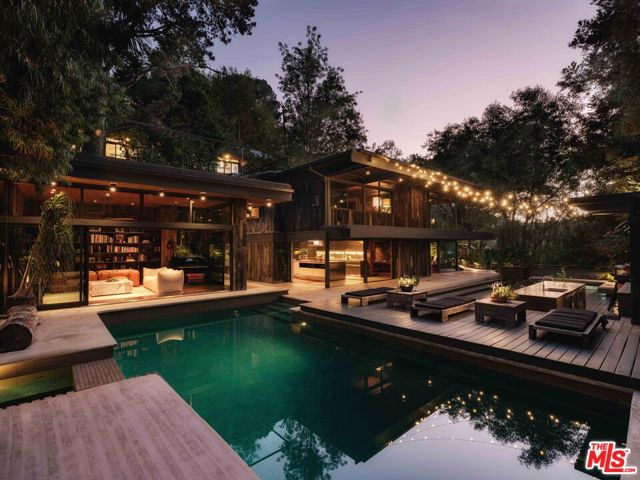 Property photo of 2563 Nichols Canyon RD