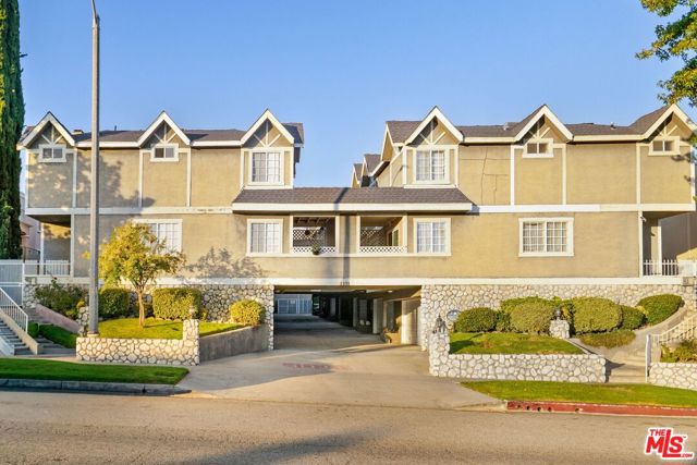 Property photo of 2231 Montrose AV