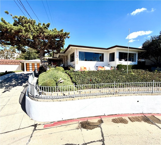 Property photo of 11759 S Circle