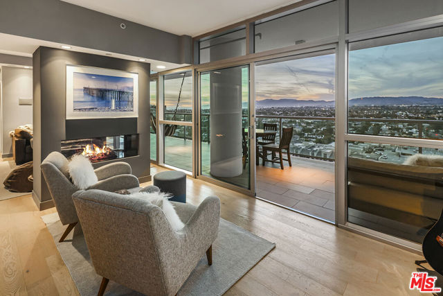 Property photo of 13700 Marina Pointe DR