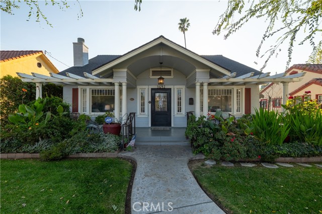 Property photo of 3642 Larchwood PL