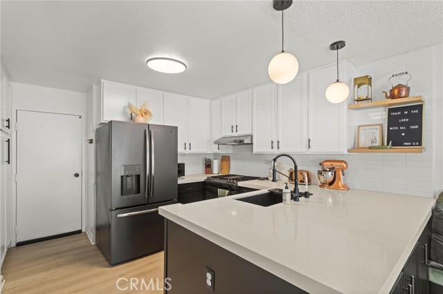 Property photo of 10139 Arleta Ave #2