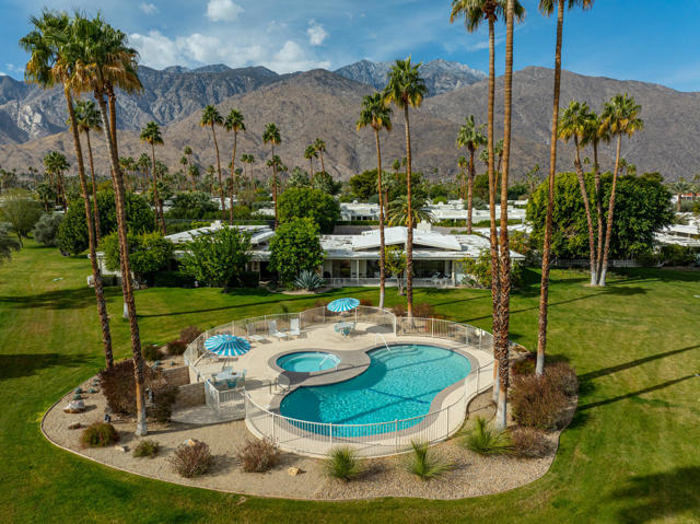 Property photo of 1511 E Twin Palms DR