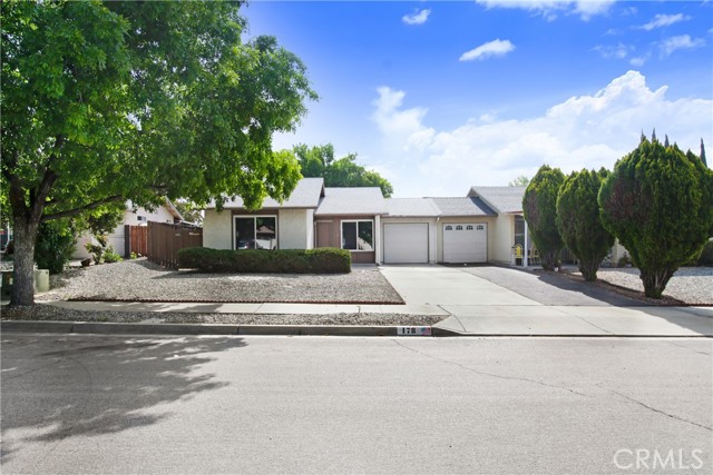 Property photo of 178 Clair CT
