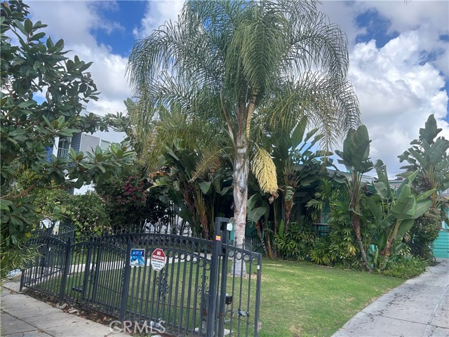 Property photo of 4727 Oakwood AV