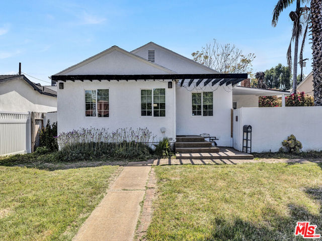 Property photo of 6036 Lindley AV