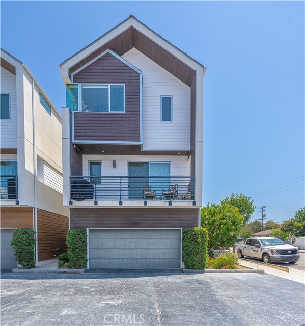 Property photo of 1960 Novus PL
