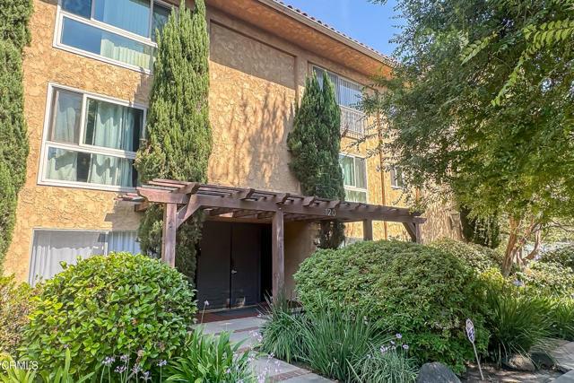 Property photo of 120 S Sierra Madre BL