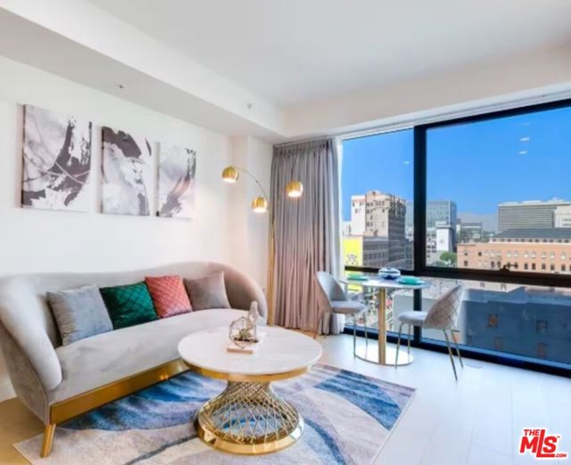 Property photo of 400 S Broadway