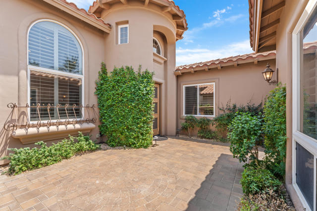 Property photo of 49360 W Mission DR