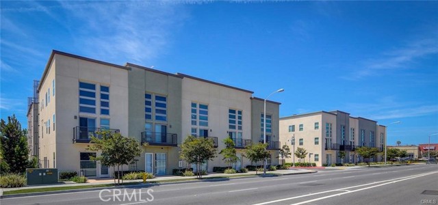 Property photo of 1500 W Artesia SQ