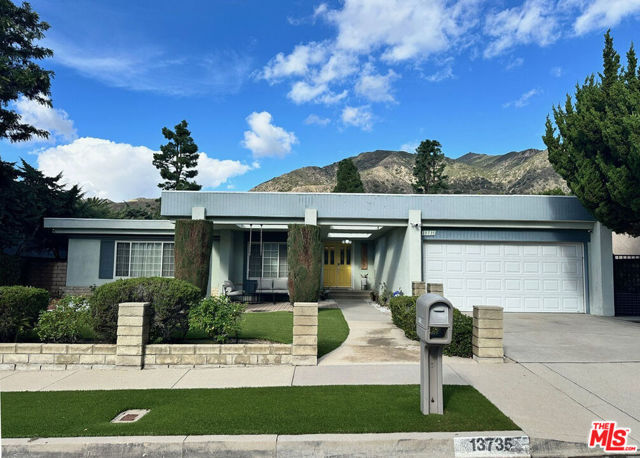 Property photo of 13735 Aldergrove ST