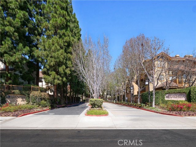 Property photo of 2595 Plaza Del Amo
