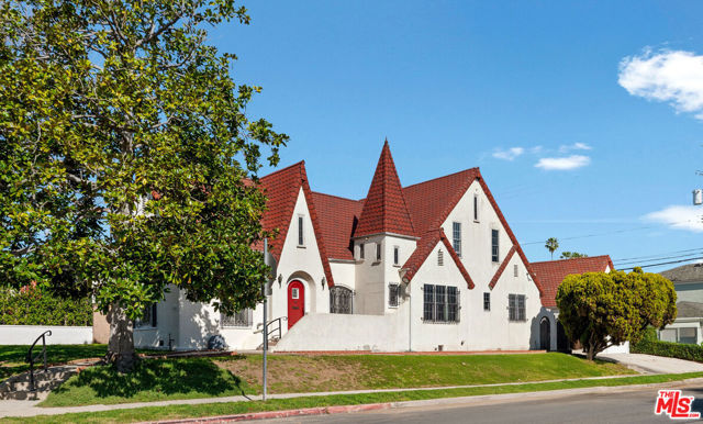 Property photo of 3680 Colonial AV