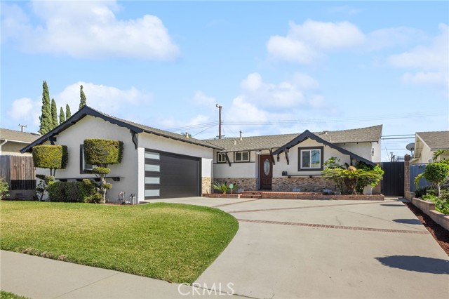 Property photo of 11744 Hollyview