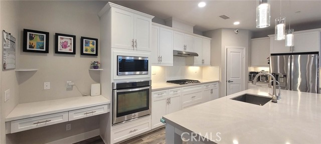 Property photo of 252 N Dalton DR