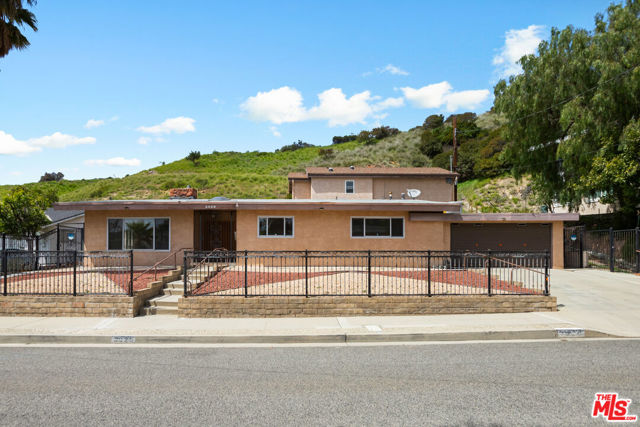 Property photo of 3029 Trudi LN