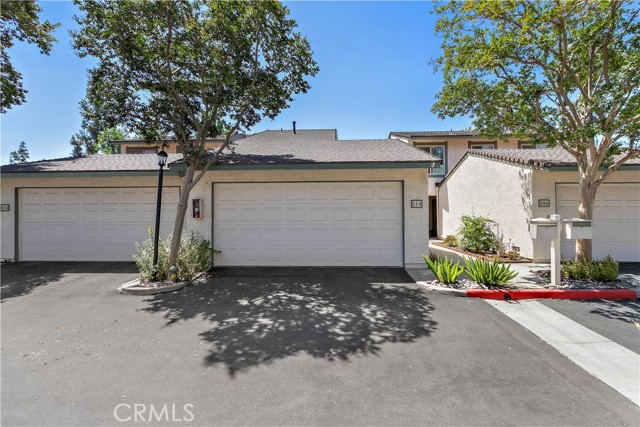 Photo of 810 East Laurel Oak Drive
