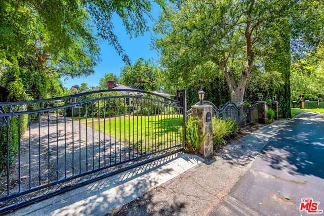 Property photo of 12144 Blix ST