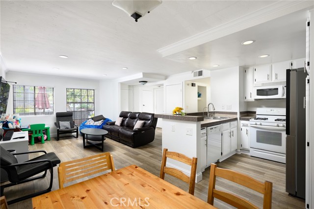 Property photo of 27286 Avenida De La Plata