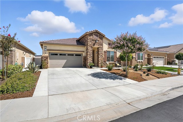 Property photo of 26686 Verdant CR