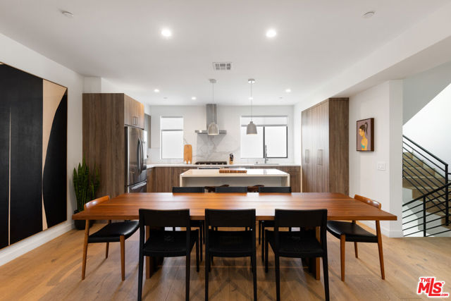 Property photo of 1204 N Thomas LN