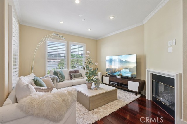 Property photo of 453 N Altadena DR