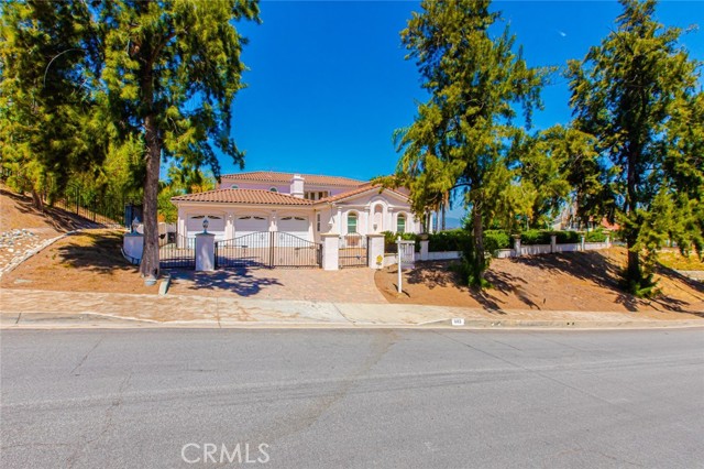 Property photo of 683 Radbury PL
