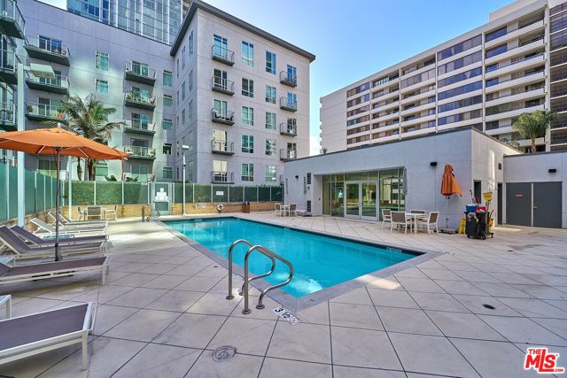 Property photo of 645 W 9th ST