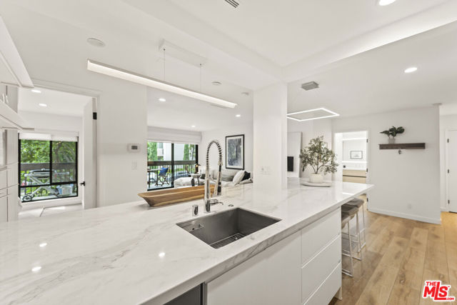 Property photo of 950 N Kings RD