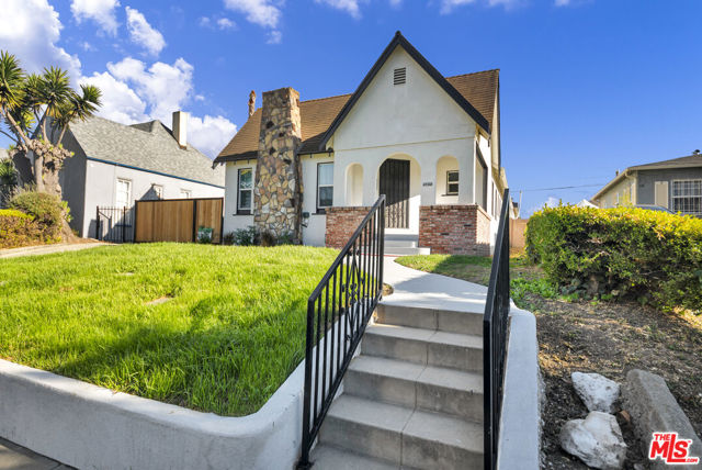 Property photo of 2228 W 78th ST